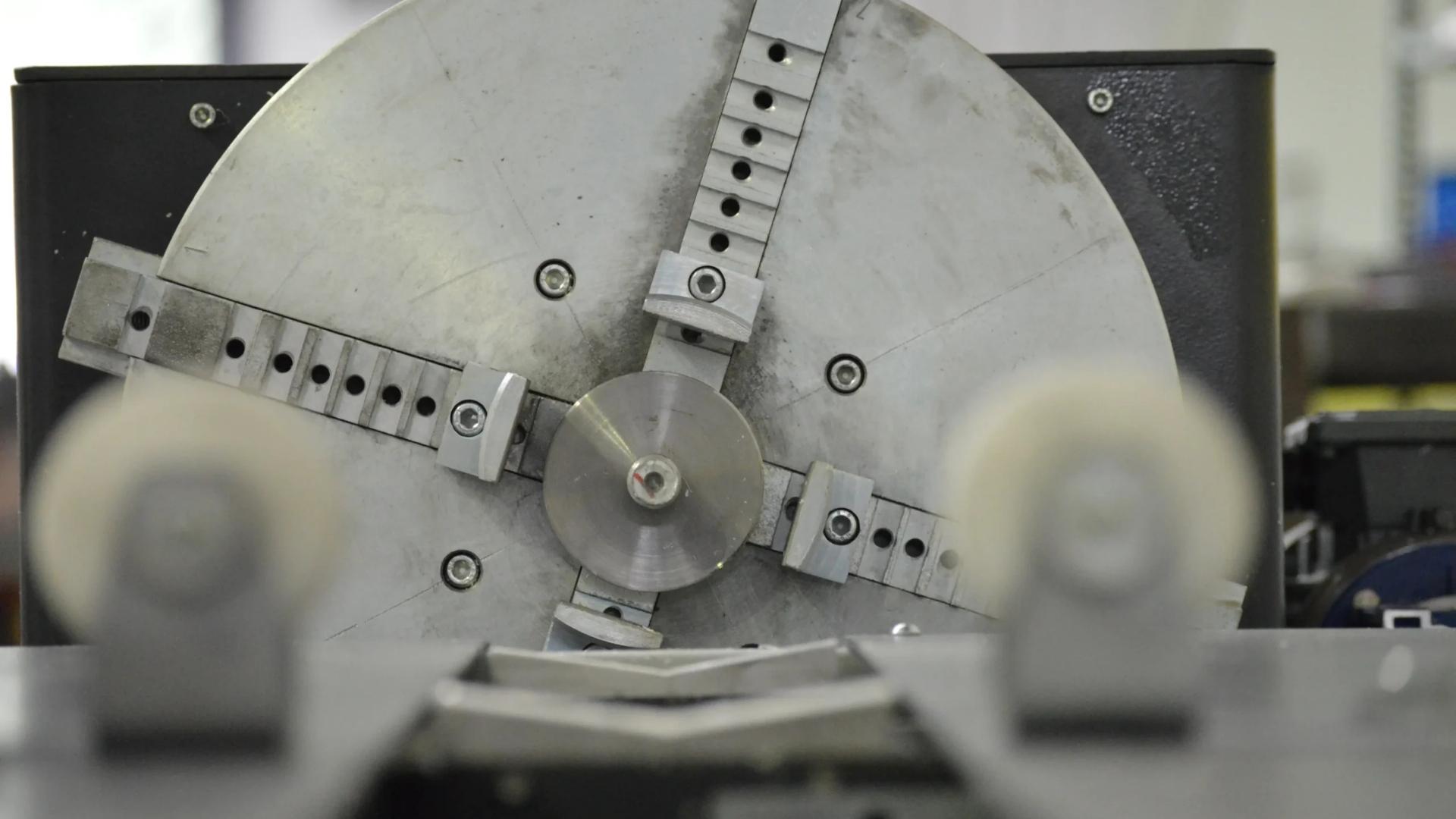 Alternative view of PVC Sondaj Borusu Dikey Filtre Açma Makinesi